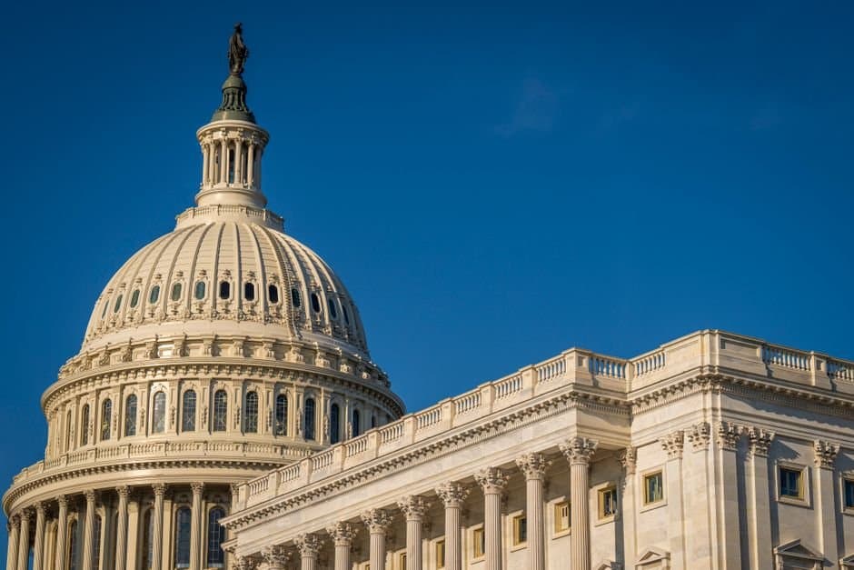 Cover image for article: Lee objection blocks Murkowski-Merkley bill on presidential memorials