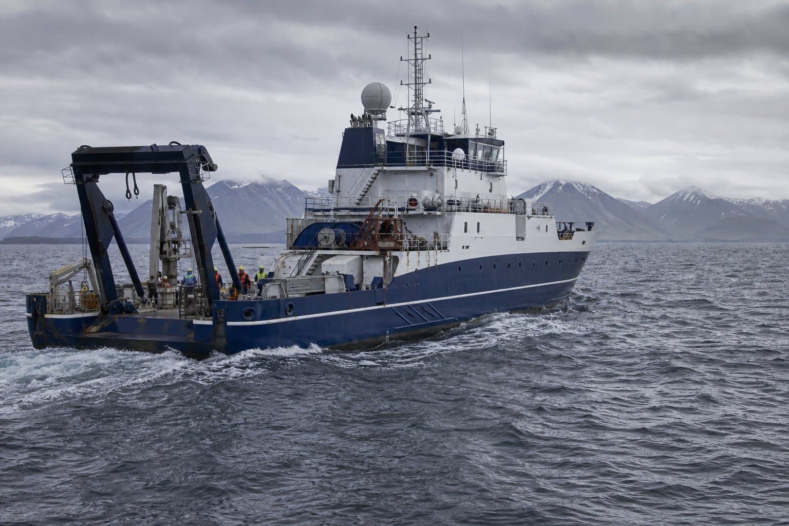 Cover image for article: How bubbles can throw off the sound Alaska uses to count its fish
