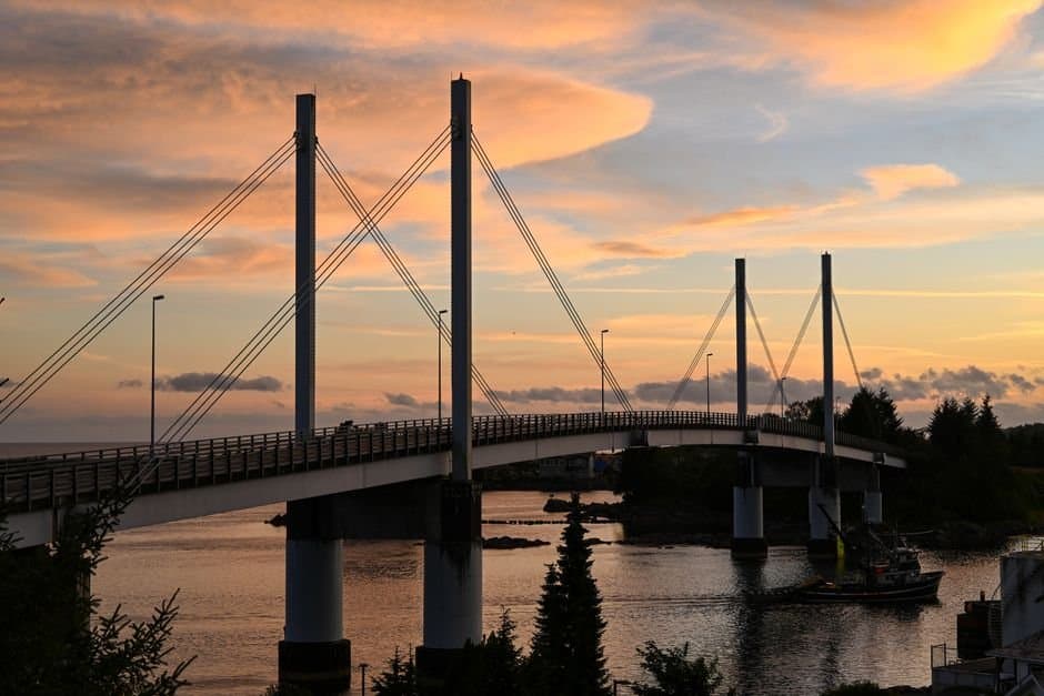 Cover image for article: Federal grant of $154,649 will put LED navigation lights on bridges in five Alaska communities