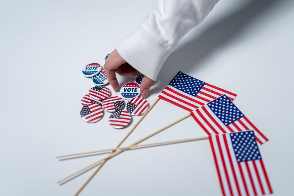 Cover image for article: Teamsters, former Republican senator endorse Kreiss-Tomkins