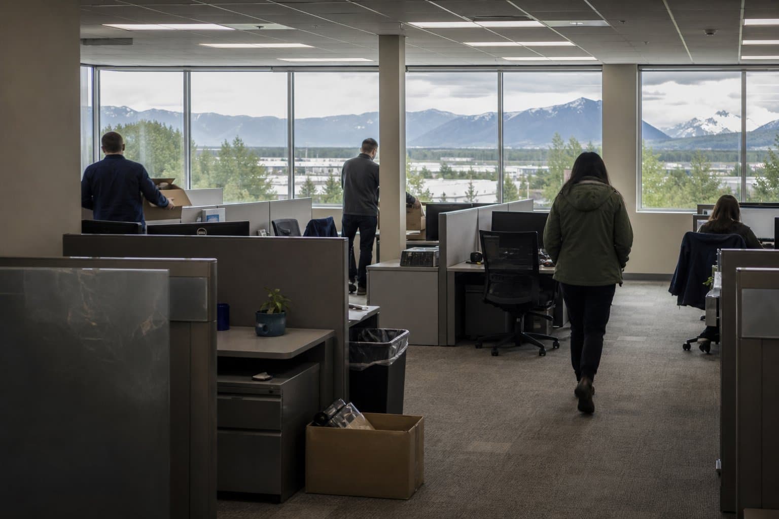 Cover image for article: Alaska lost 2,100 jobs in July, almost all of them government