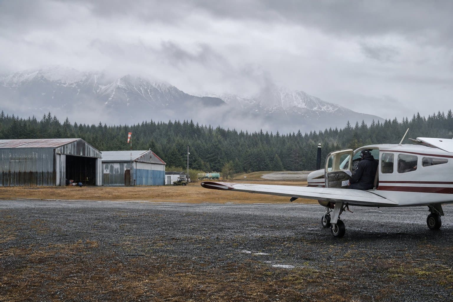Cover image for article: FAA retires two Alaska flight routes in a satellite-navigation shift