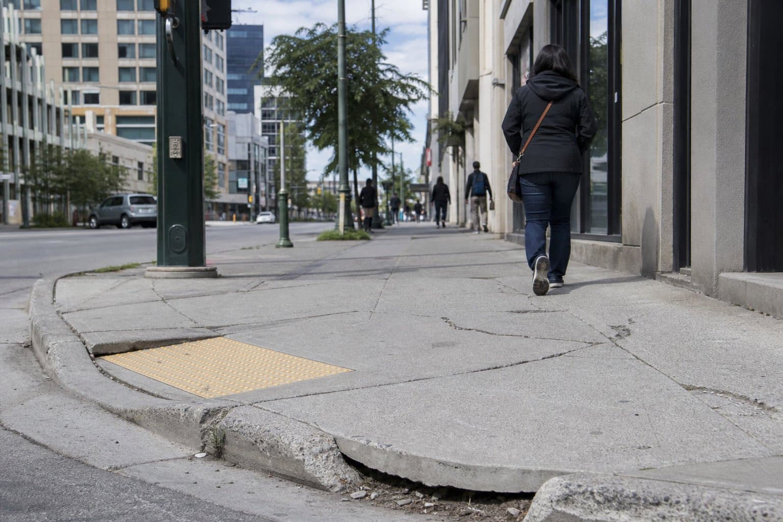 Cover image for article: Anchorage Assembly to vote on downtown sidewalk and ADA repairs