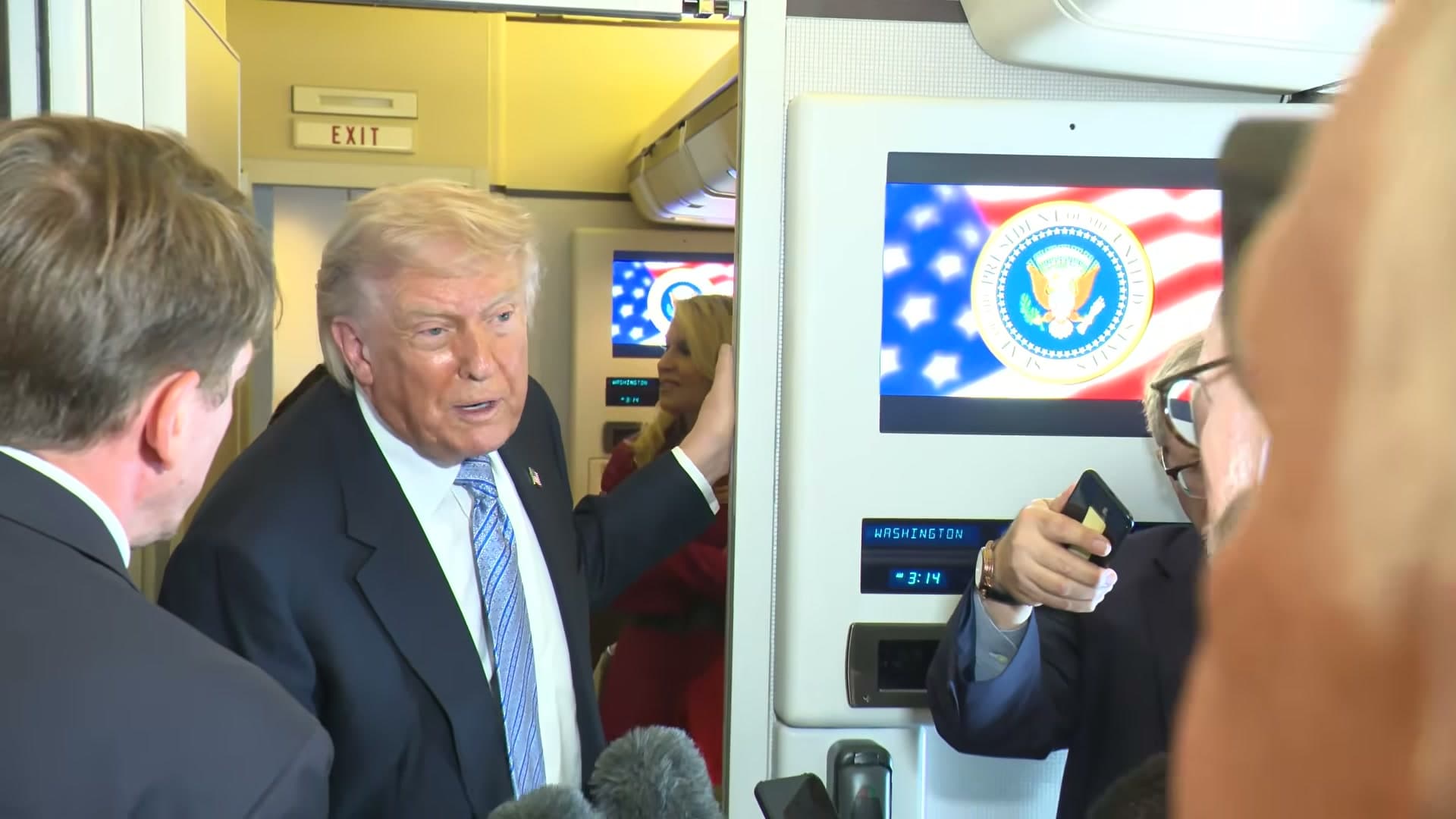 Cover image for article: Trump says China agreed to buy 200 Boeing planes, up to 750 total
