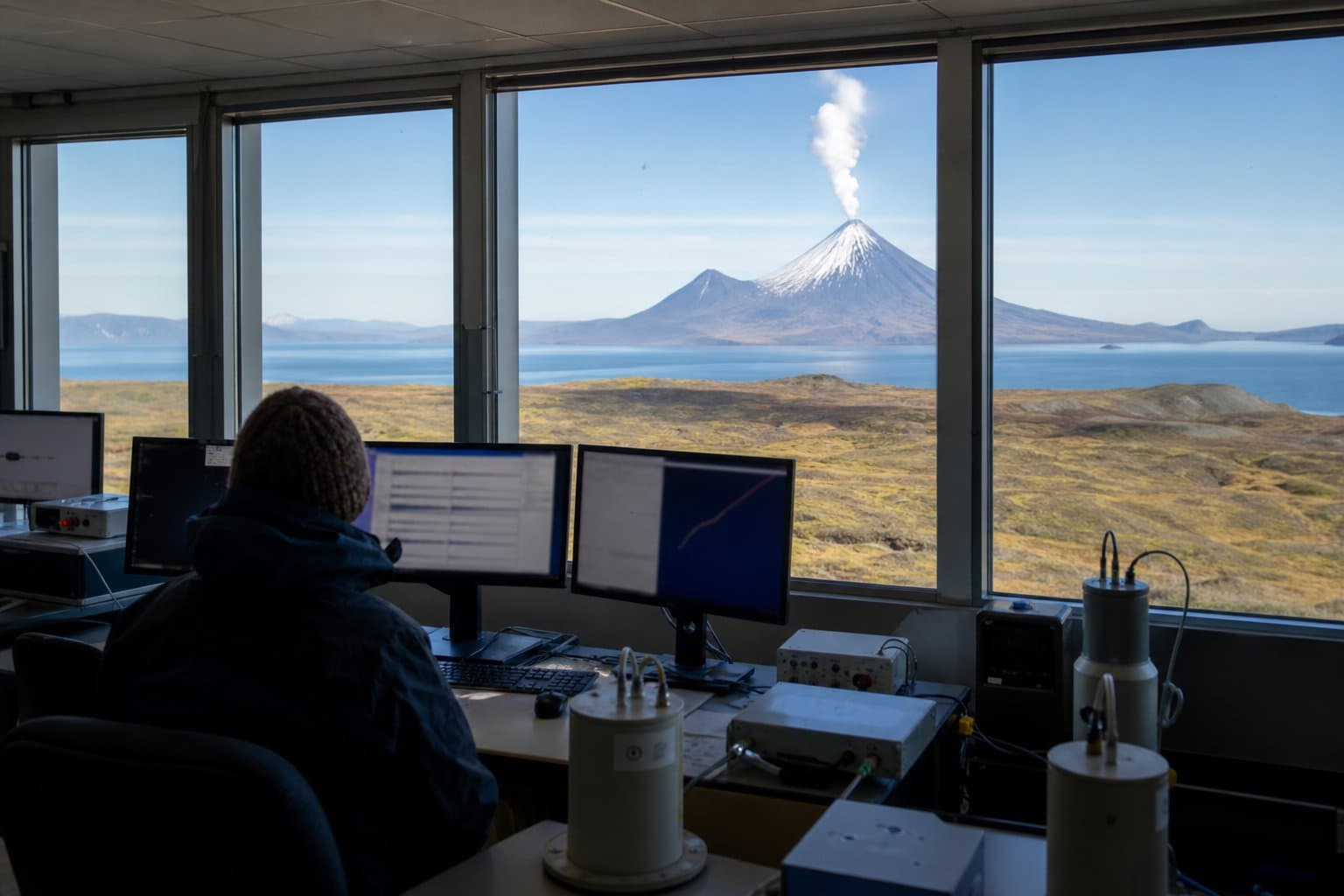 Cover image for article: UAF grant aims to read what a volcano is doing while it does it