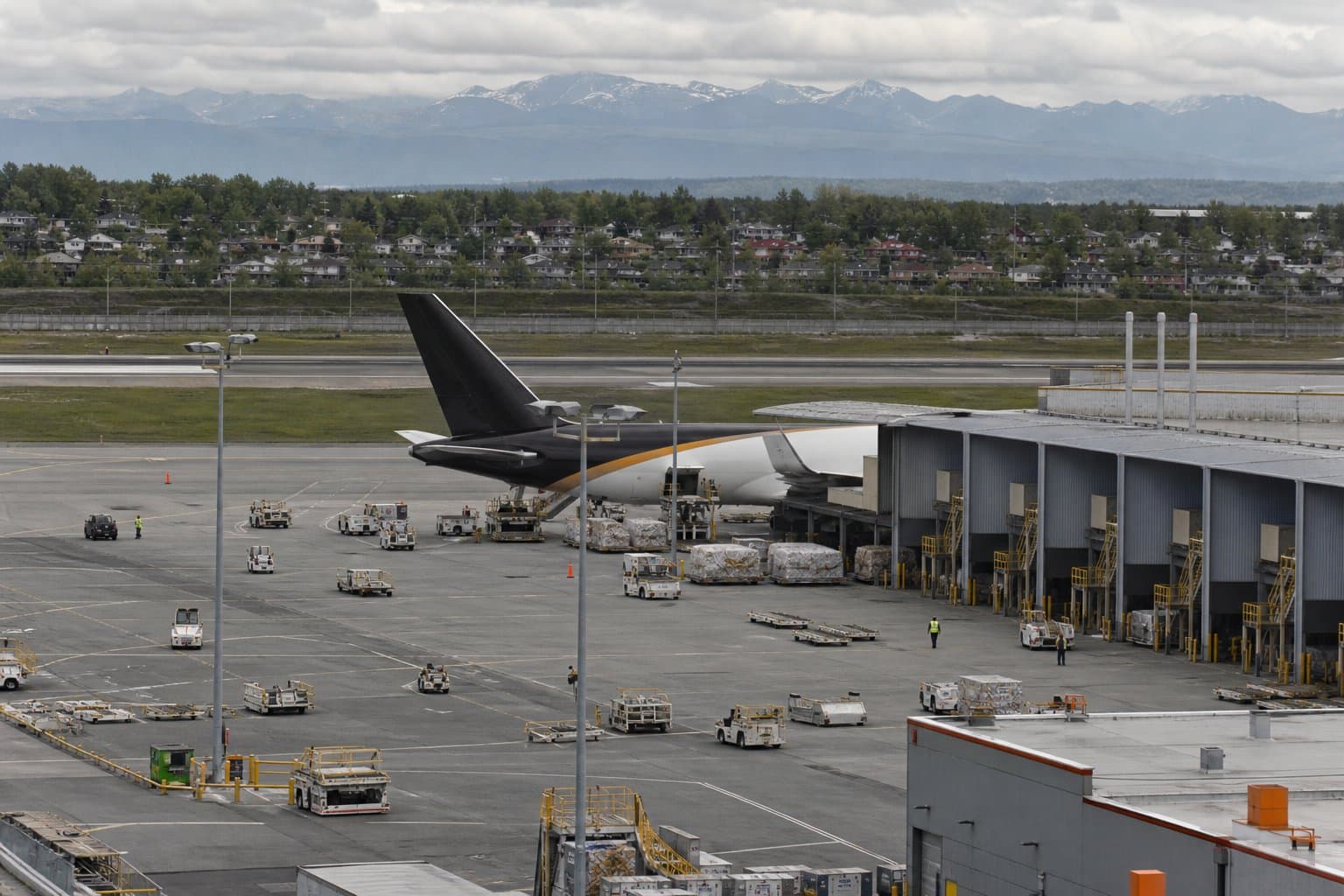 Cover image for article: State opens comment on UPS lease supplement covering 1.25M square feet at Anchorage airport