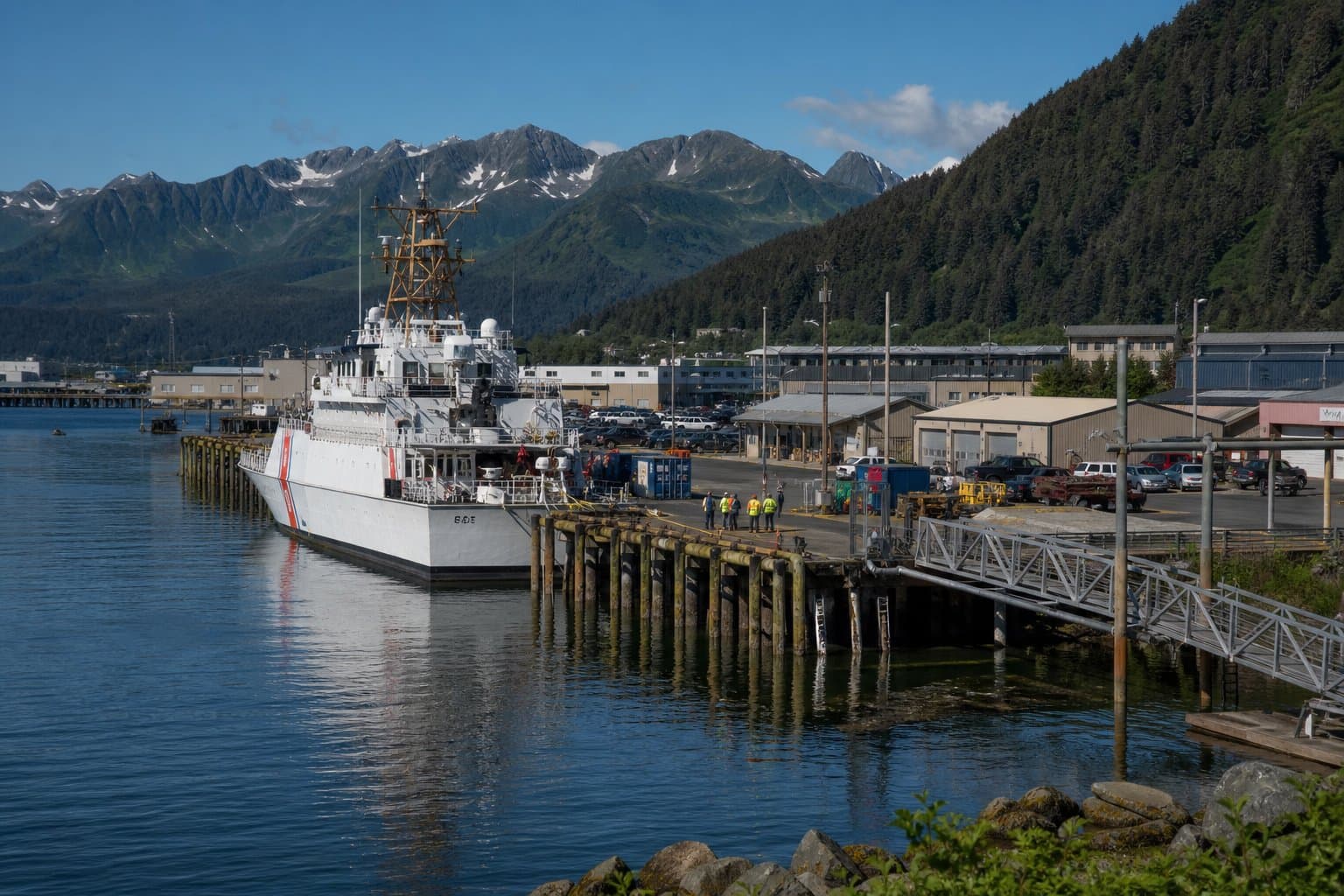 Cover image for article: Murkowski cosponsors bill to let Coast Guard commandant sign local support deals