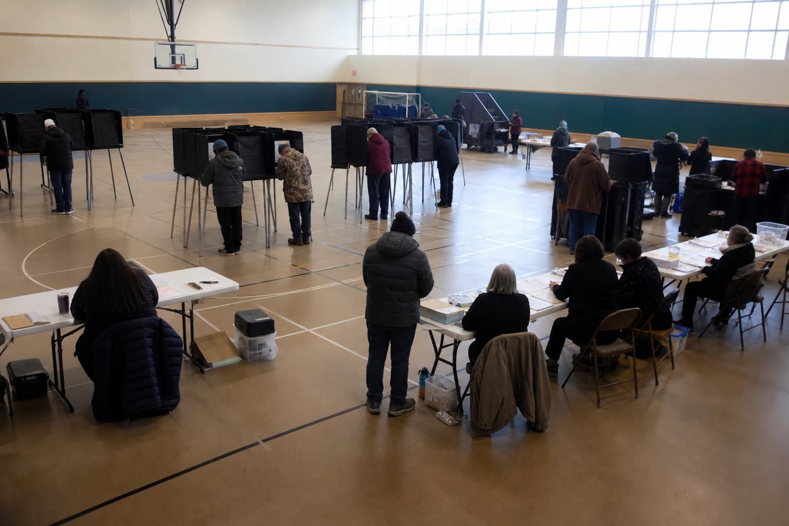Cover image for article: Fairbanks North Star Borough Assembly weighs hand-count pamphlet text