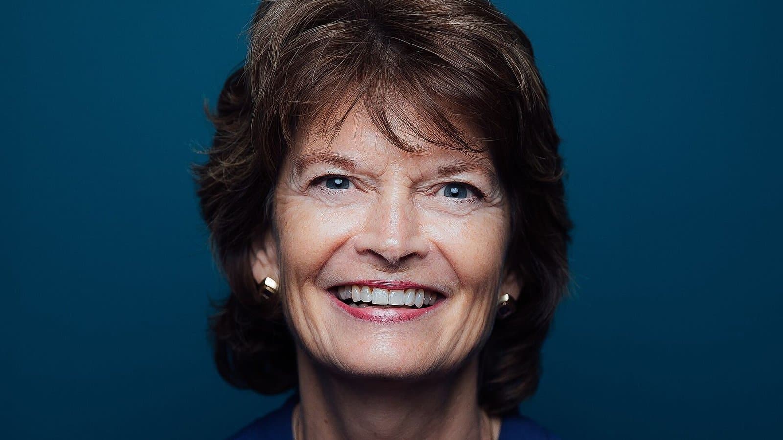 Cover image for article: Murkowski says Justice Department shouldn't have sued over two Sullivans
