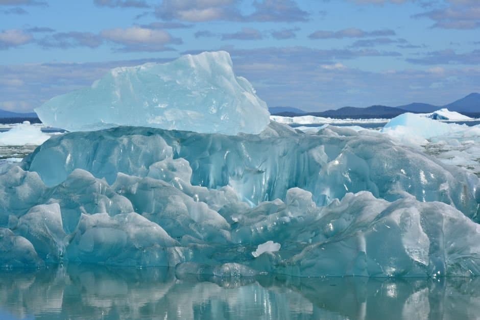 Cover image for article: Analysis finds sea ice loss, not El Niño, now drives warm Arctic autumns
