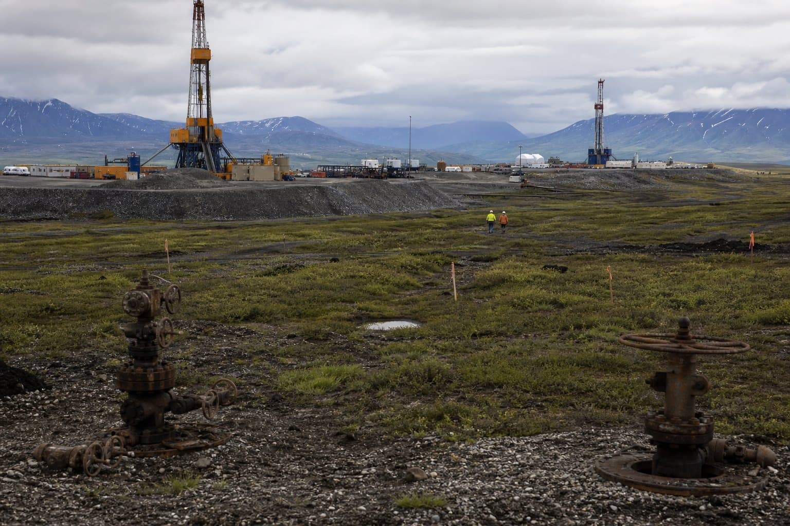 Cover image for article: A federal rule could stick Alaskans with abandoned-well cleanup costs