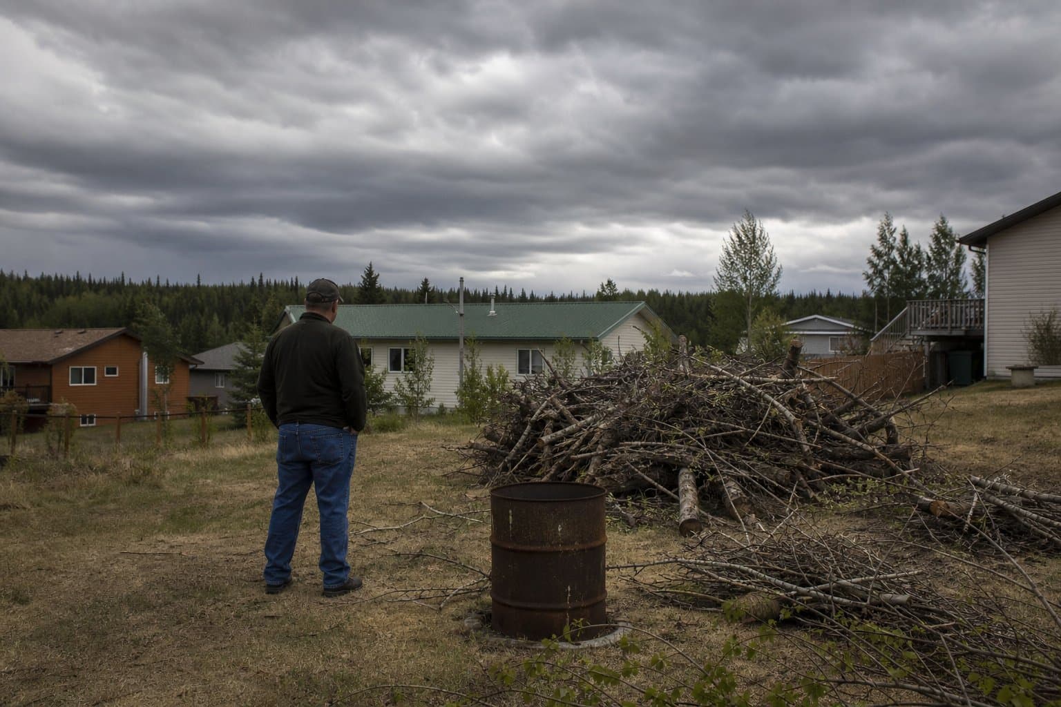 Cover image for article: Fairbanks-area burn permits suspended amid high fire danger