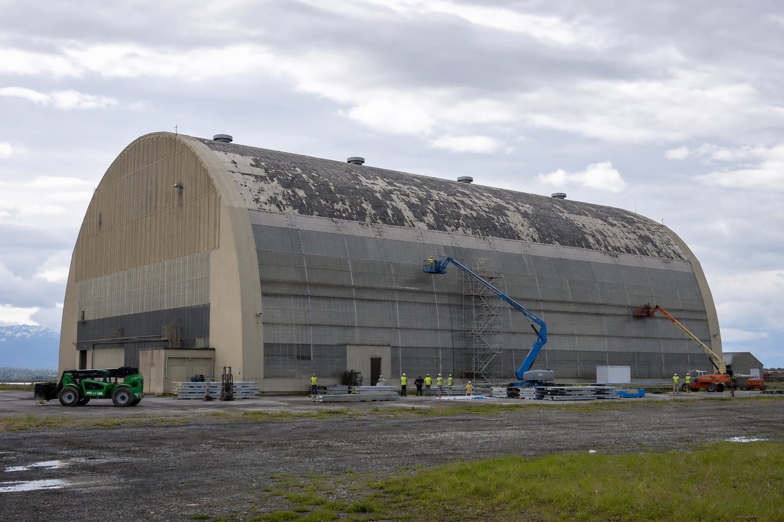 Cover image for article: State seeks contractors to replace roof and siding on Bryant Army Airfield's Hangar 1