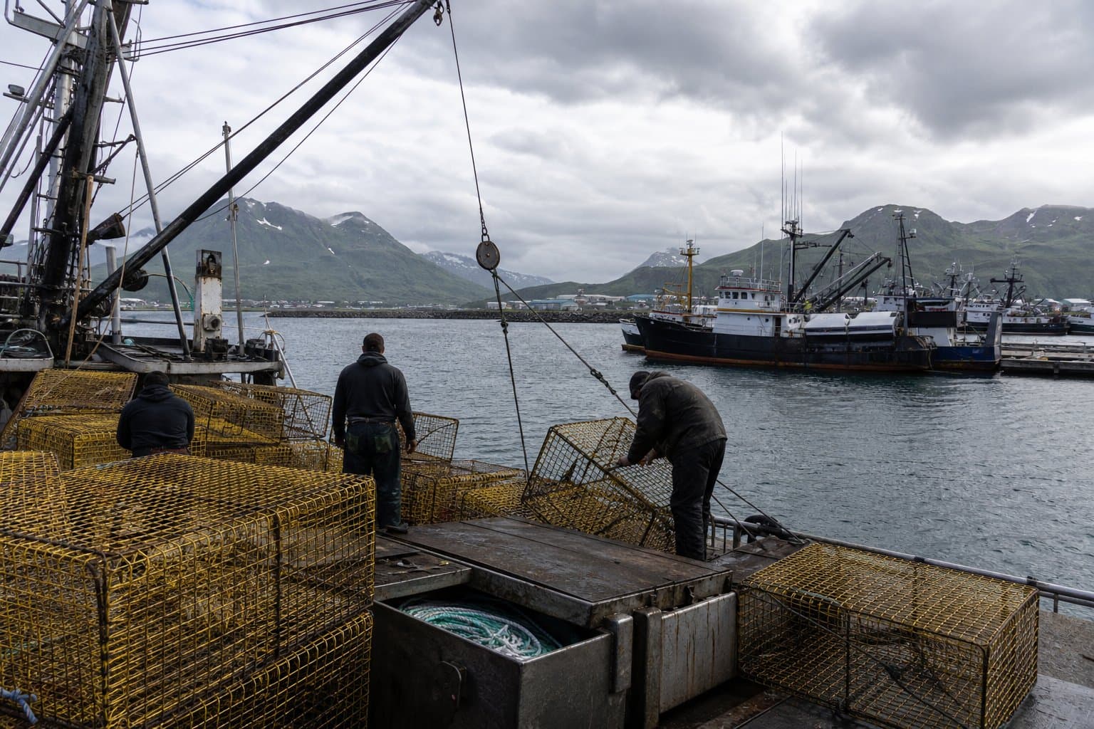 Cover image for article: ADF&G announces 400-pot limit for Aleutian state-waters crab fishery