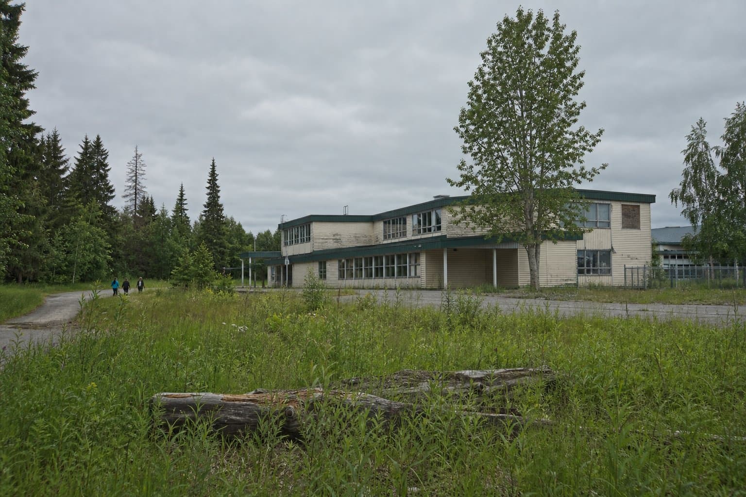 Cover image for article: A vacant Fairbanks school's fall reopening hinges on a vote — and an unsigned charter