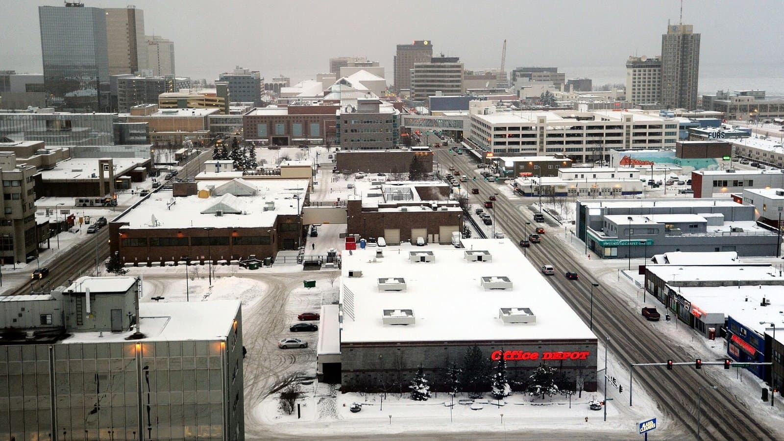Cover image for article: Alaska's private sector added 2,200 jobs in a year as federal jobs fell nearly 9%