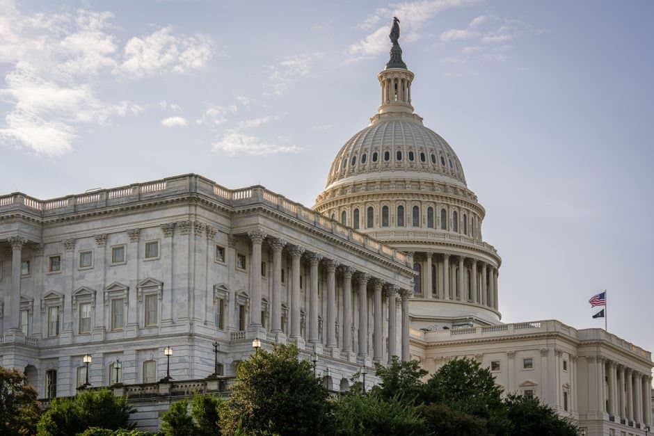 Cover image for article: Murkowski cosponsors bill to keep Temporary Protected Status for Ukrainians in the US