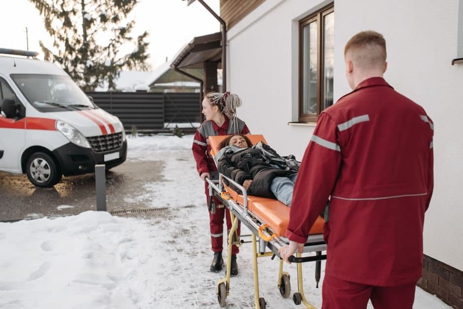 Cover image for article: Two EMS providers assaulted on Parks Highway in Nenana, troopers say