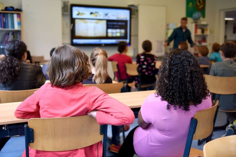 Cover image for article: Anchorage School Board will pick interim superintendent from within ASD, vote in November