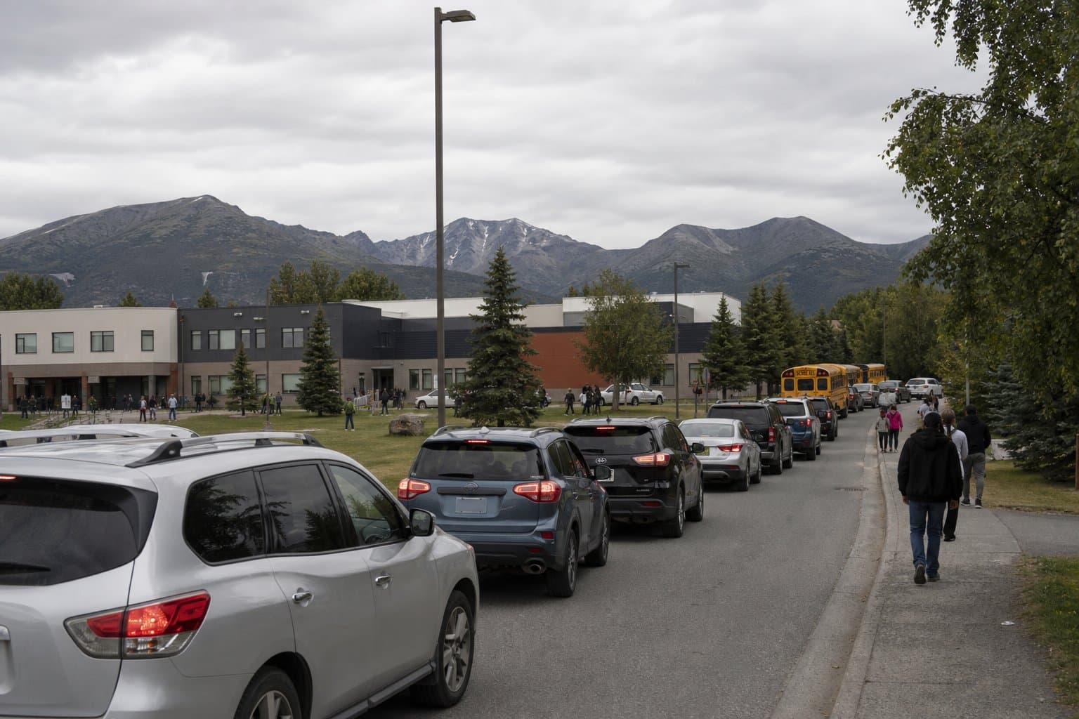 Cover image for article: Mountain Air Drive plans narrow the road at Bear Valley Elementary to 28 feet