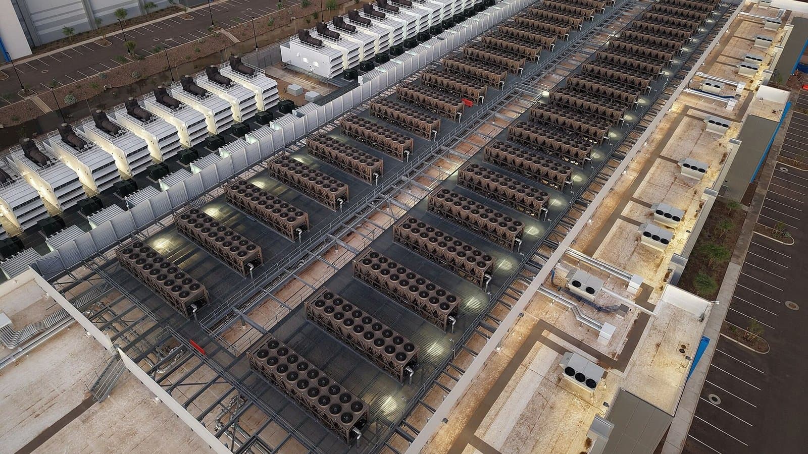 Cover image for article: Fairbanks planning staff back data center pause and urge a 40,000-square-foot threshold