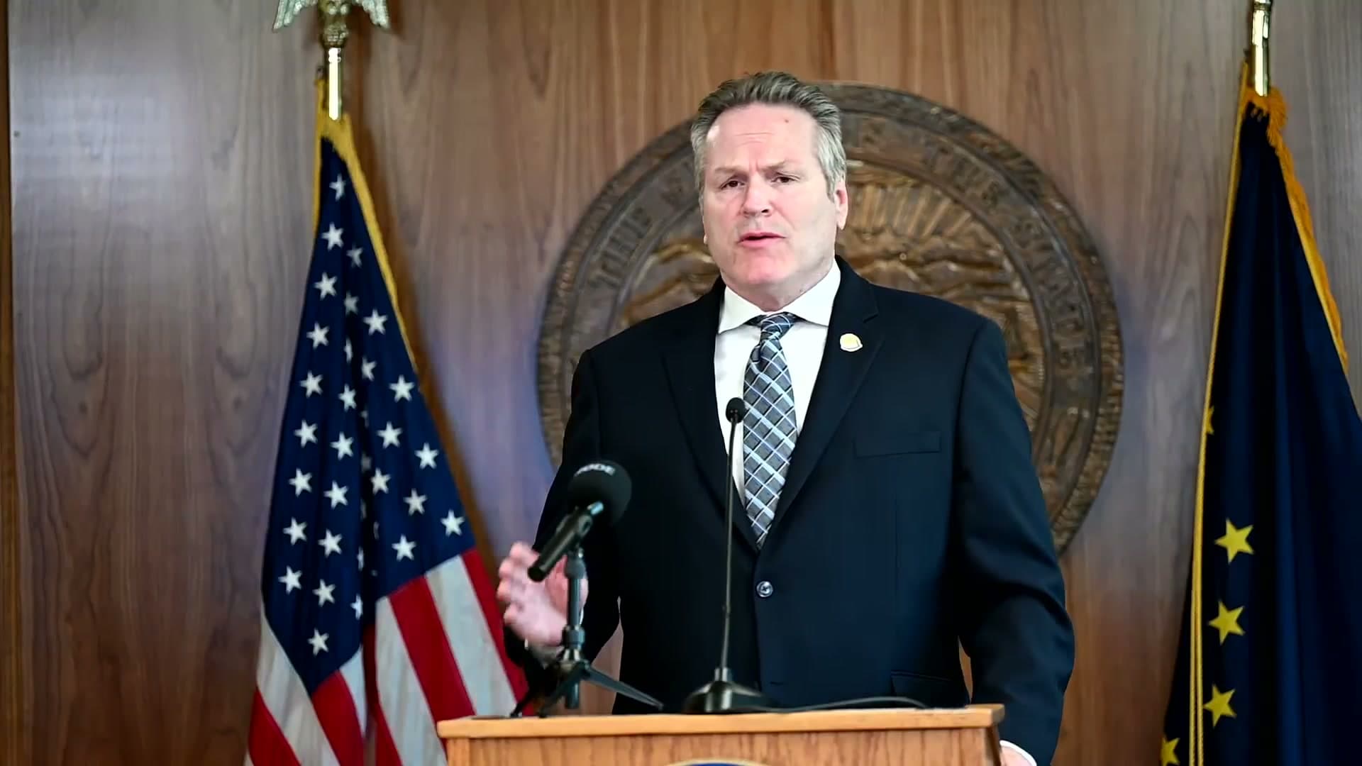 Cover image for article: Senate passes gas-line bill; Dunleavy immediately calls lawmakers back to rewrite it