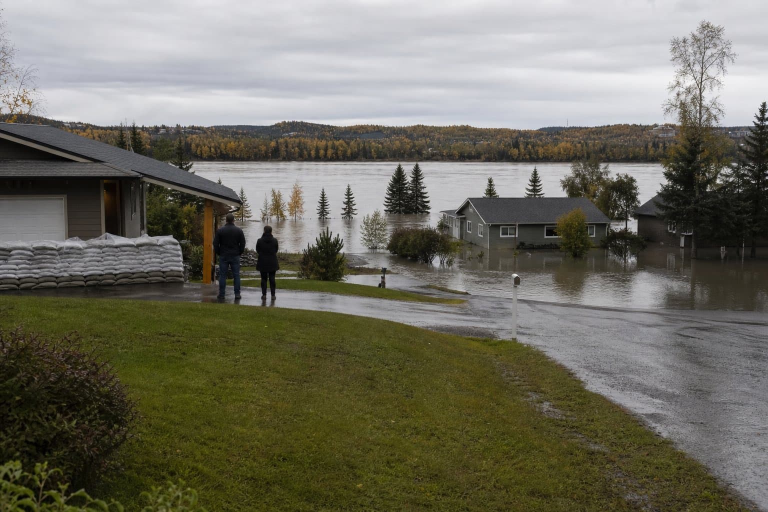 Cover image for article: Chena River below Moose Creek Dam forecast to crest above flood stage Saturday morning