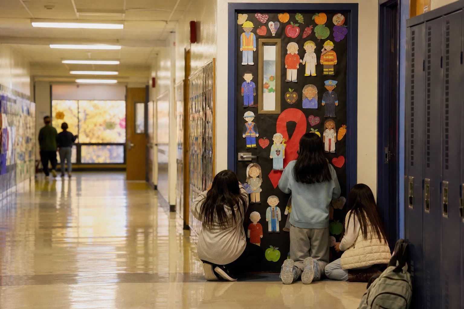 Cover image for article: Alaska classrooms can enter state's Red Ribbon Week door decorating contest through Oct. 31