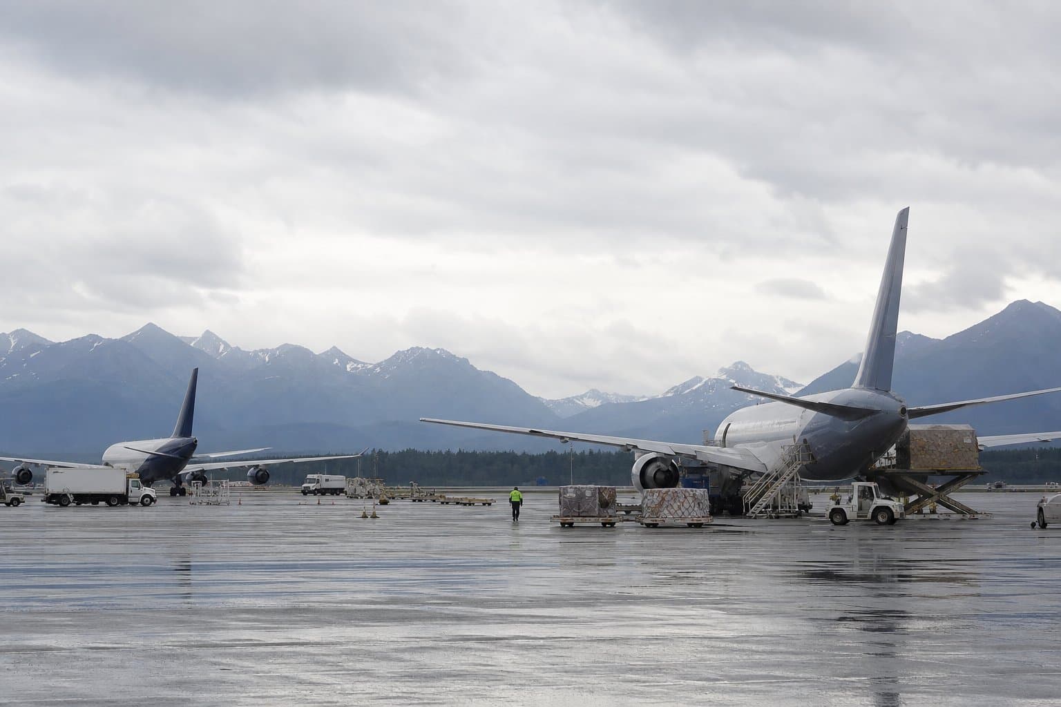 Cover image for article: Atlas Air would get five more acres of cargo ramp in Anchorage