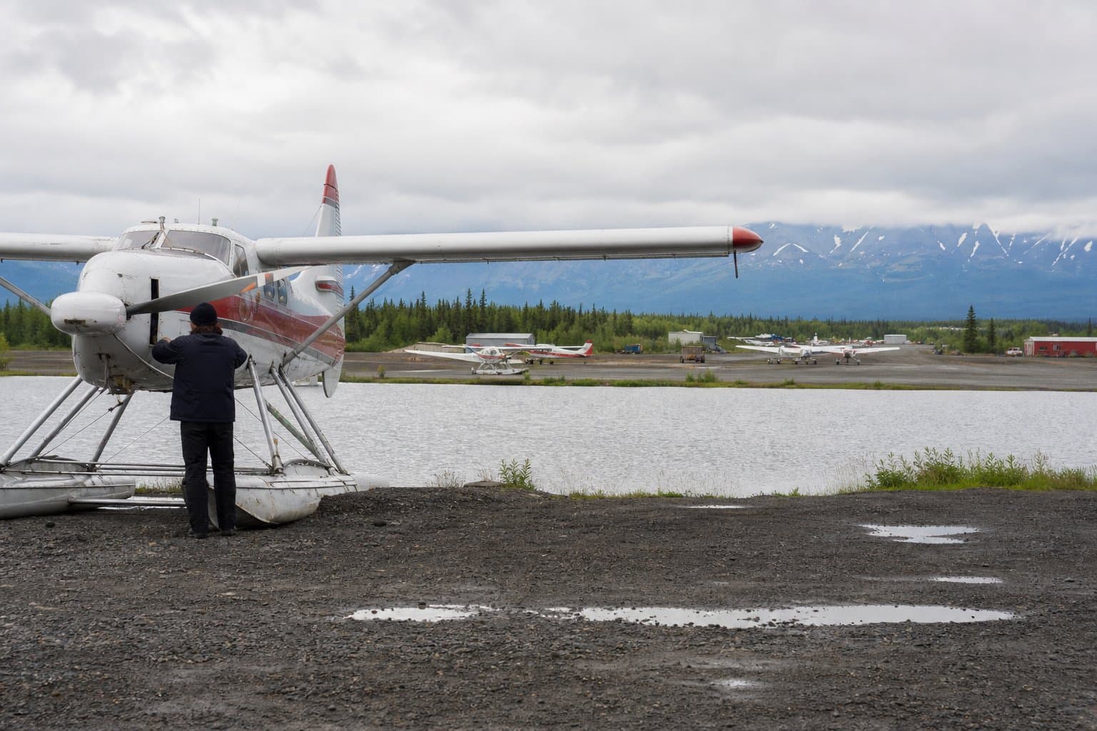 Cover image for article: Altimeter-equipped Alaska aircraft face 2034 interference deadline