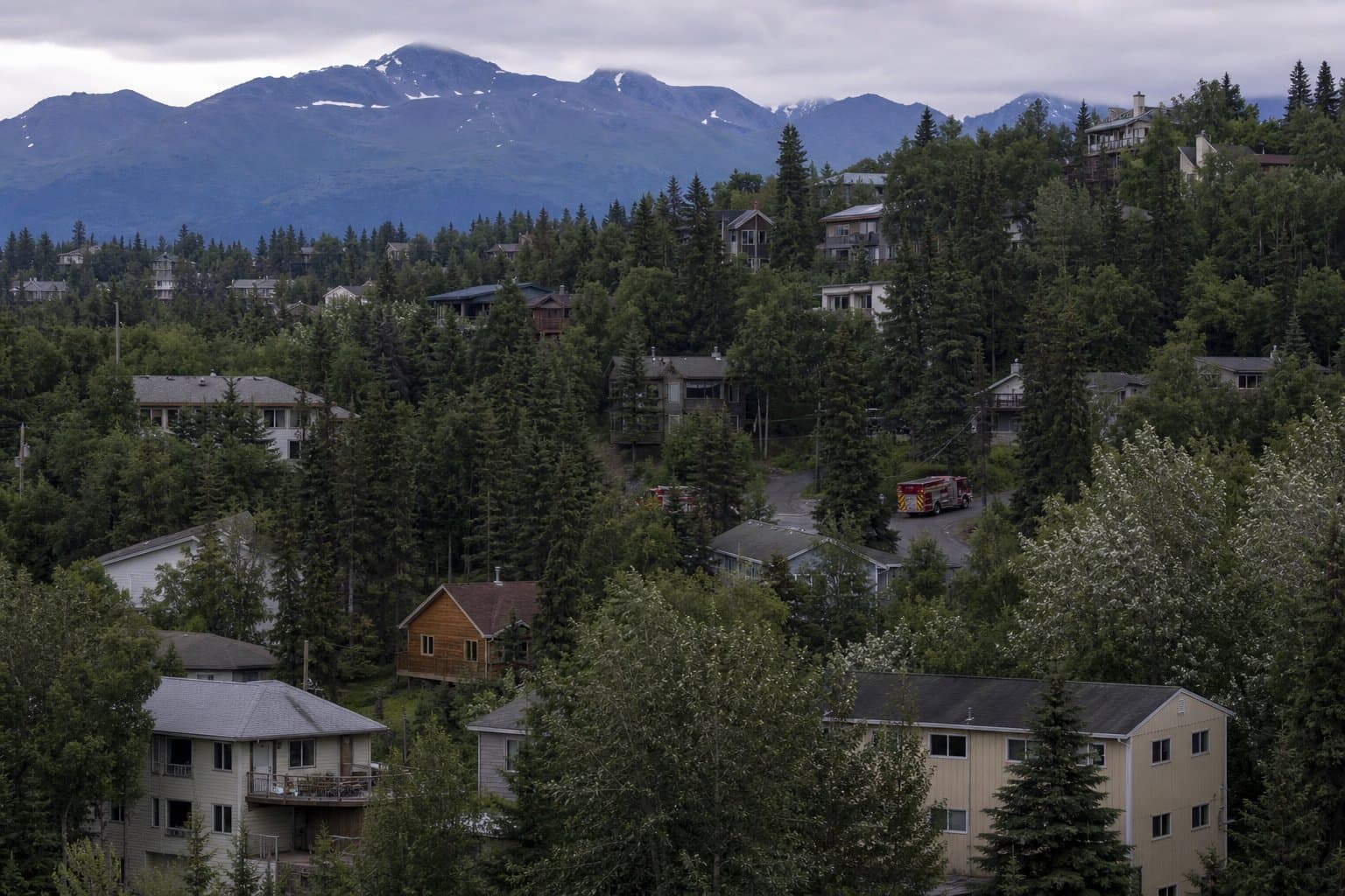 Cover image for article: Researchers weigh broadening who pays for Anchorage wildfire work.