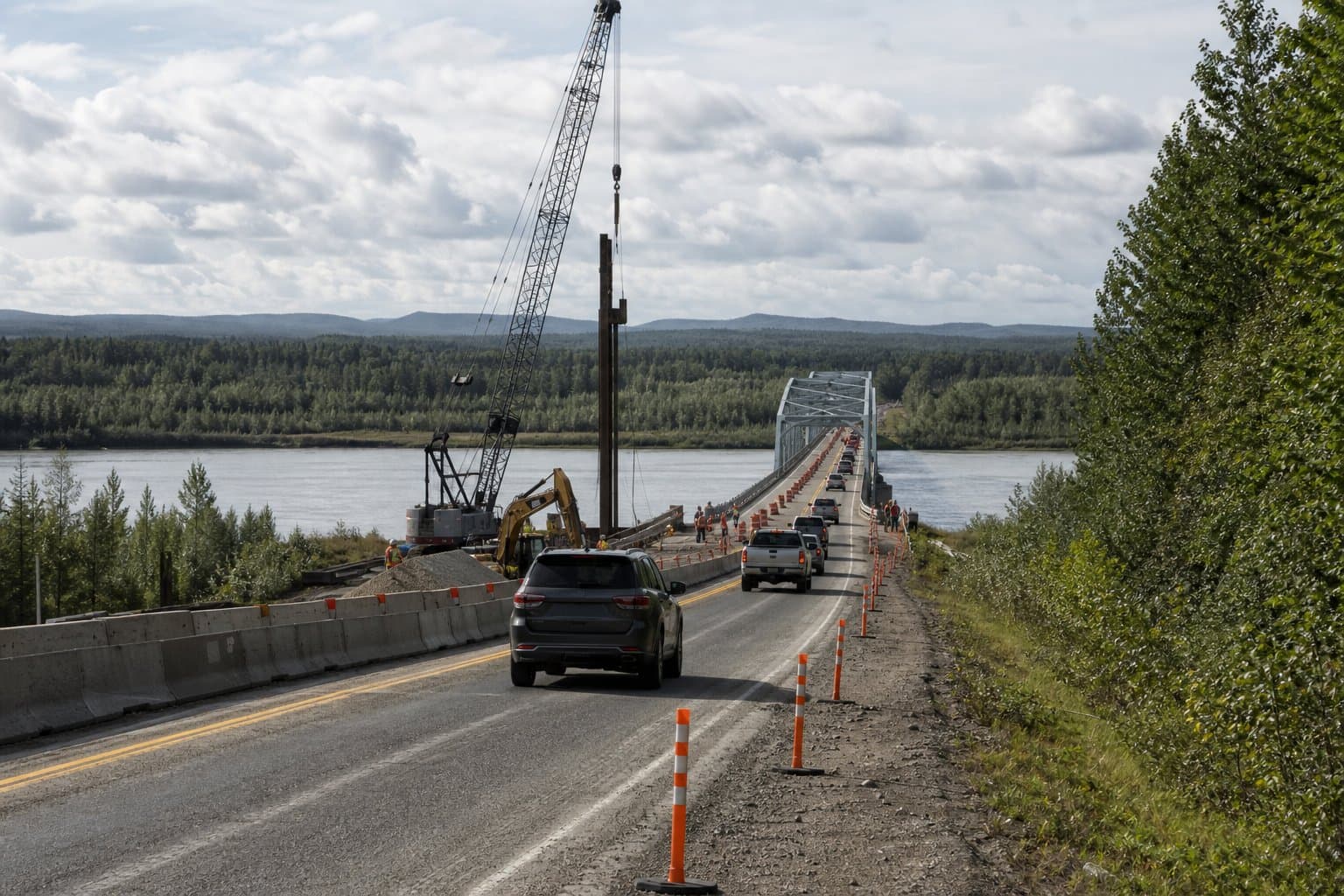 Cover image for article: Parks Highway drops to one lane at Nenana's Tanana River Bridge Aug. 18