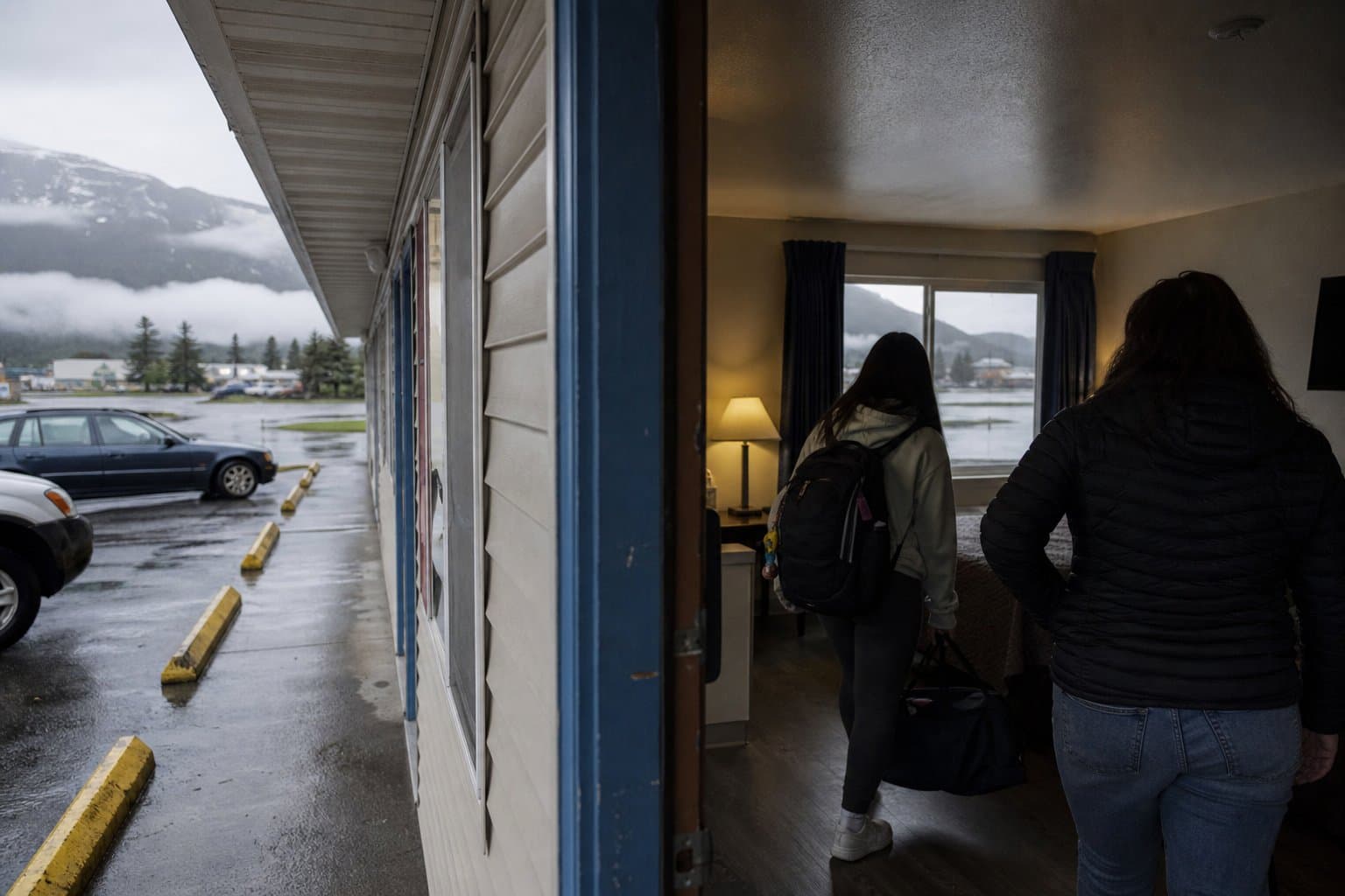 Cover image for article: Federal guidance lets Alaska districts pay for emergency motel rooms for homeless students