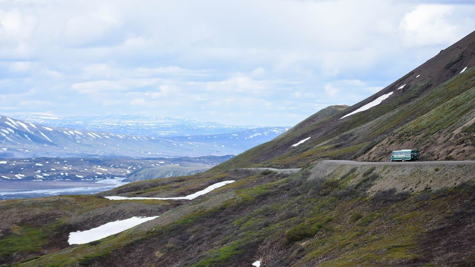 Cover image for article: National Park Service finalizes 160-vehicle daily limit on Denali Park Road