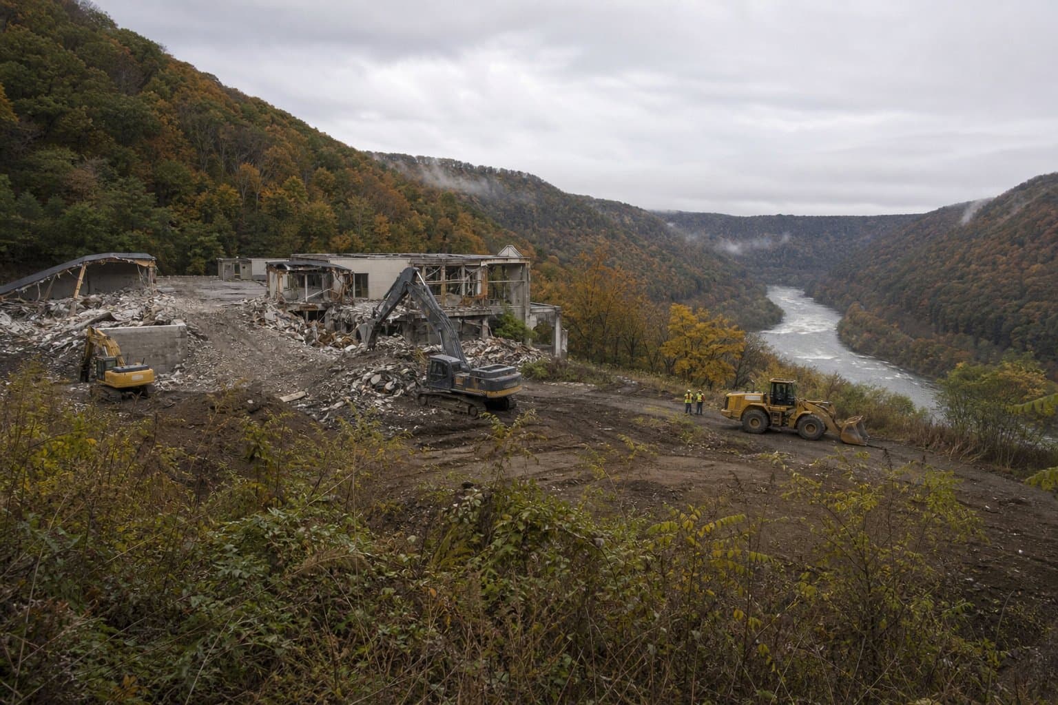 Cover image for article: Anchorage firm wins $748,234 to demolish buildings at a West Virginia park
