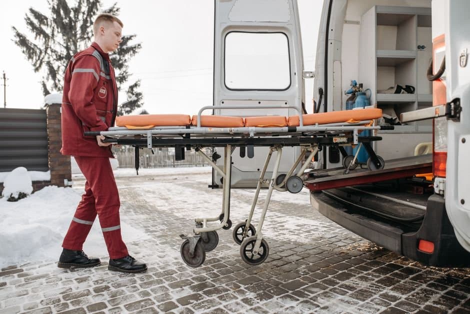 Cover image for article: Alaska joins an EMS licensure compact, but it won't take full effect until 2027