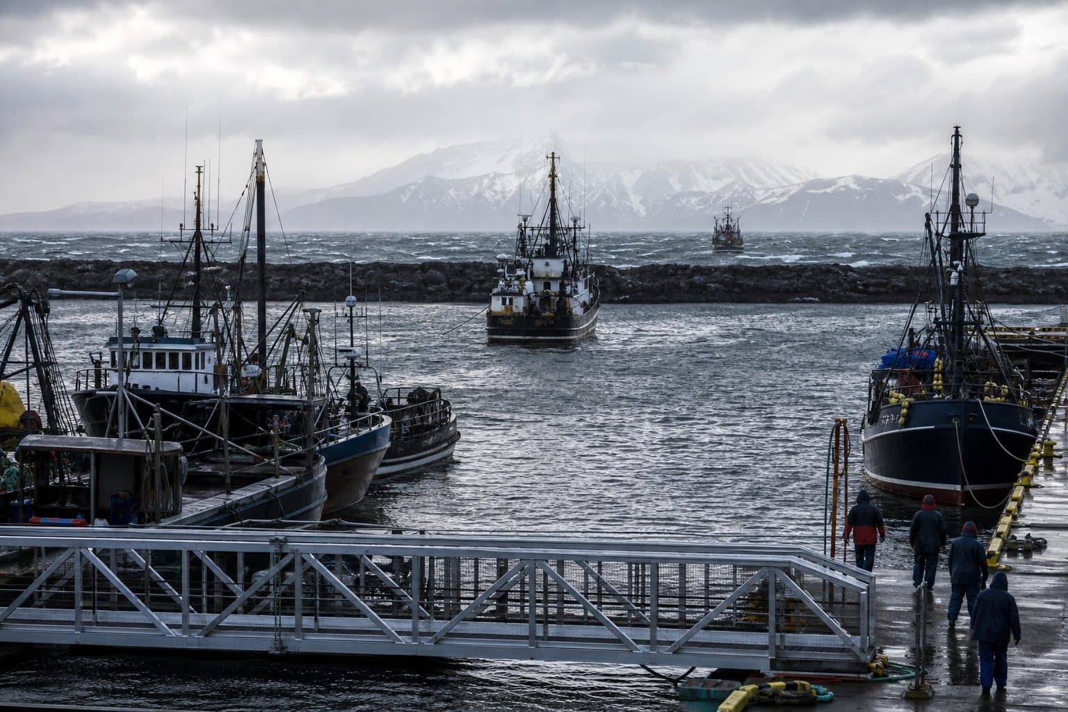Cover image for article: Saturday's wind split the Bering Sea fleet by boat size
