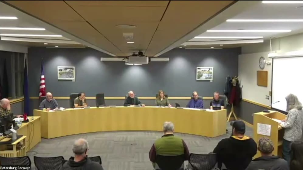Cover image for article: Petersburg Assembly advances union wage money before members vote, rejecting a delay 3-3