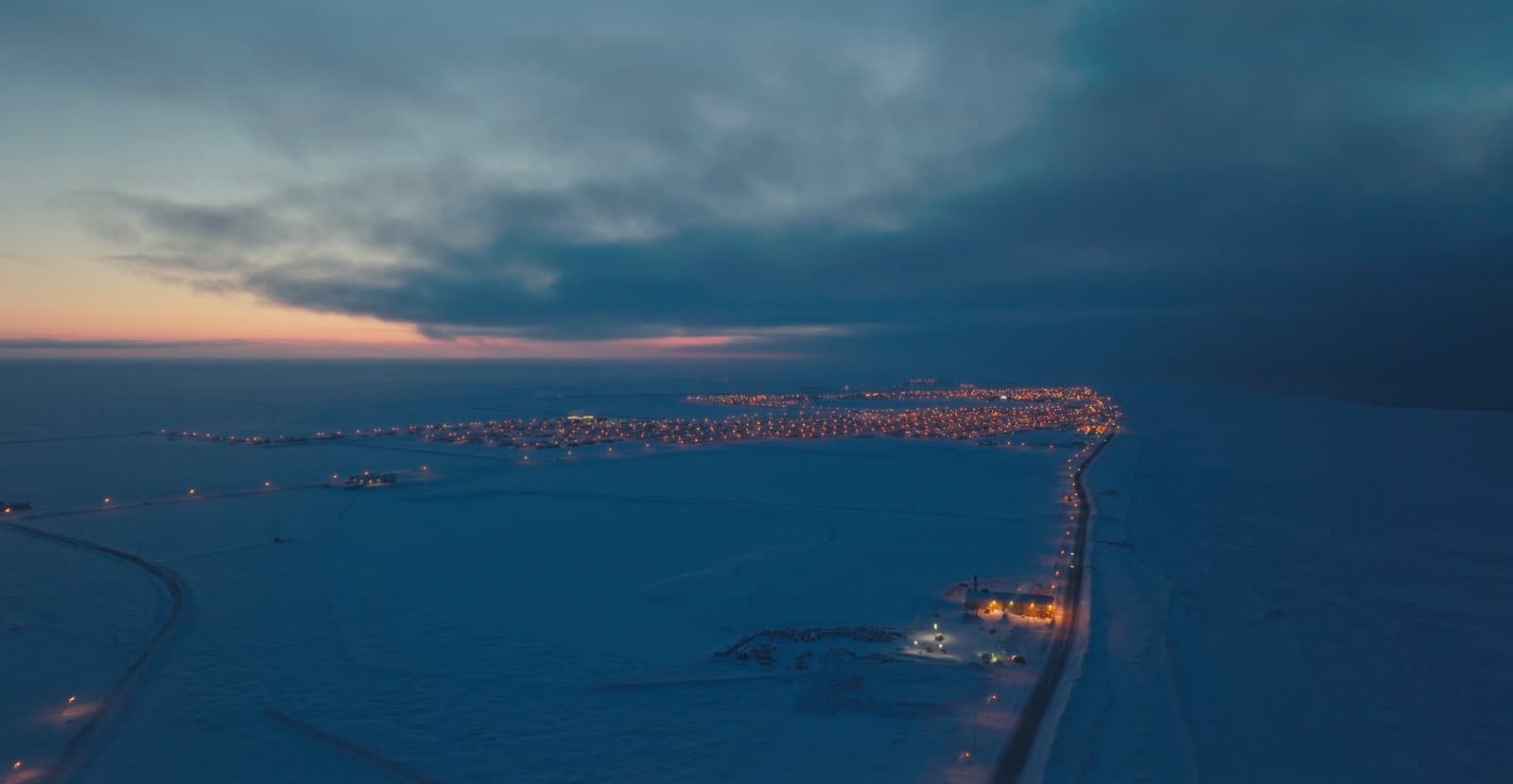 Cover image for article: Person dies after officer-involved shooting in Utqiaġvik