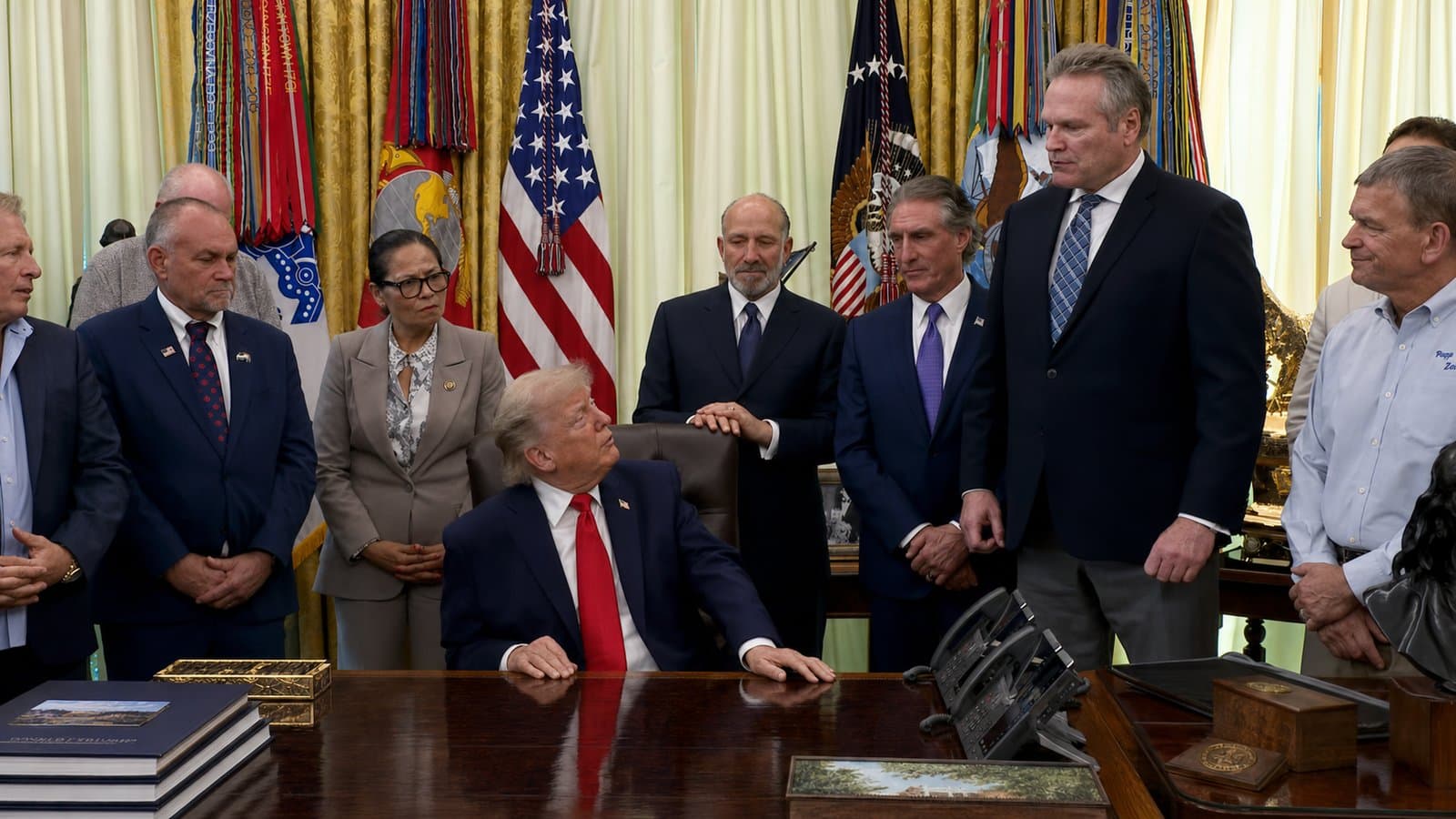 Cover image for article: Dunleavy was at Trump's signing reopening 500,000 square miles of Western Pacific to commercial fishing